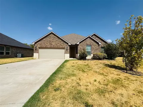 10901 SW 19th St, Yukon, OK 73099