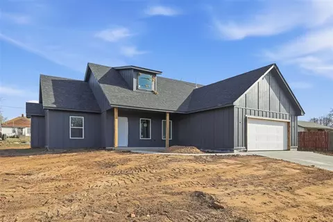 218 N Grand Ave, El Reno, OK 73036