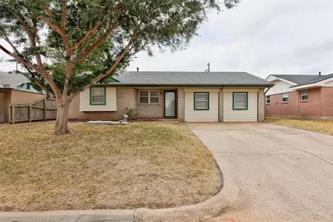 919 N Norman Ave, Moore, OK 73160