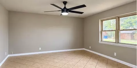 Living - 1122 E 17th St, Chandler, OK 74834 photo 1 of 2