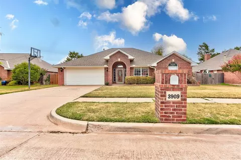 3909 Brunswick Ln, Norman, OK 73072