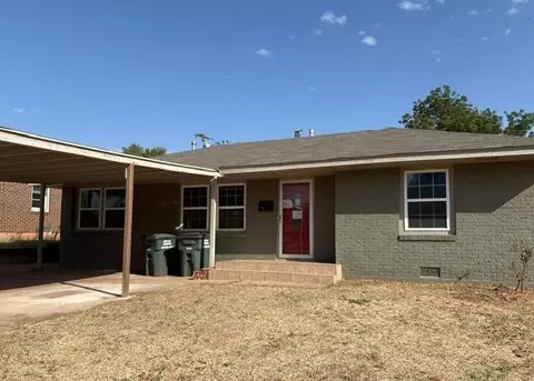 1105 Nowahy Ave, Clinton, OK 73601