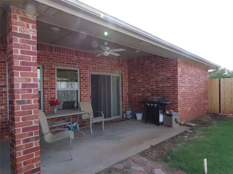 Exterior - 133 W 6th St, Hydro, OK 73048 photo 6 of 9