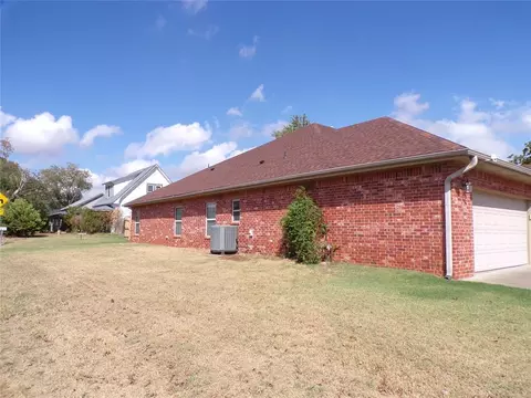 Exterior - 133 W 6th St, Hydro, OK 73048 photo 9 of 9