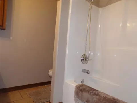 Bath - 133 W 6th St, Hydro, OK 73048 photo 6 of 7