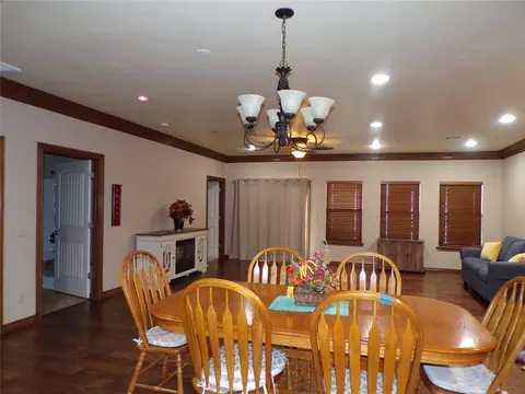 Dining - 133 W 6th St, Hydro, OK 73048 photo 2 of 4