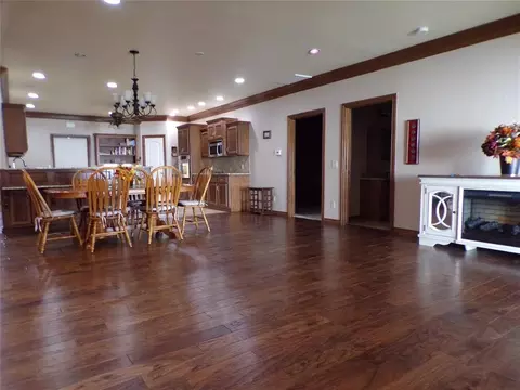 Dining - 133 W 6th St, Hydro, OK 73048 photo 3 of 4