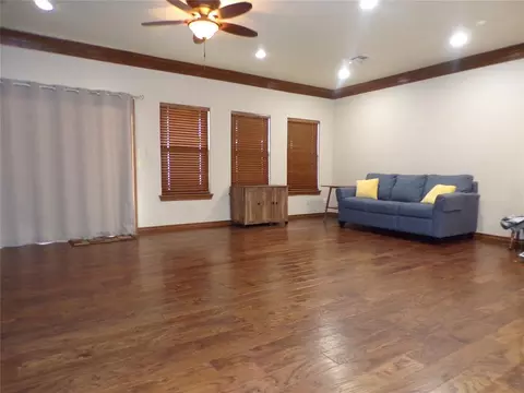 Living - 133 W 6th St, Hydro, OK 73048 photo 2 of 4