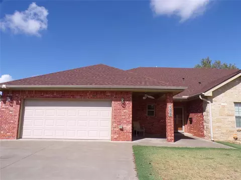 Exterior - 133 W 6th St, Hydro, OK 73048 photo 2 of 9
