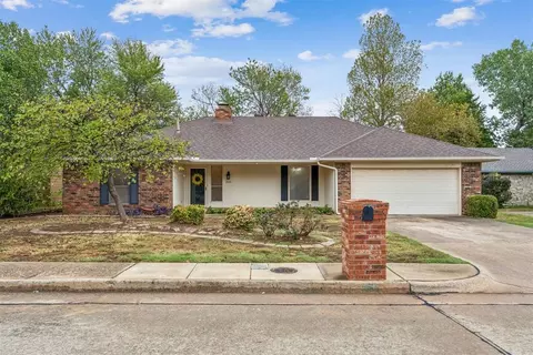 2516 Brookdale Ave, Edmond, OK 73034