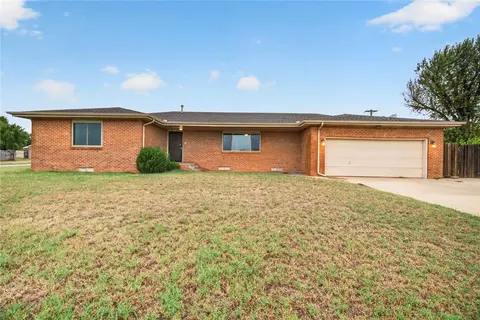 860 Park Ave, Watonga, OK 73772