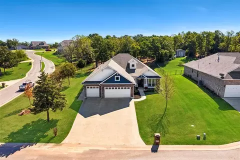 8710 Overlook Dr, Guthrie, OK 73044