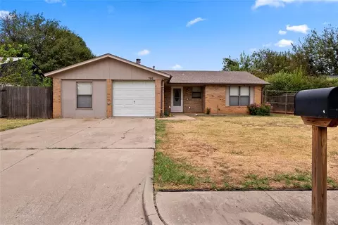 701 Cherryvale Rd, Edmond, OK 73003
