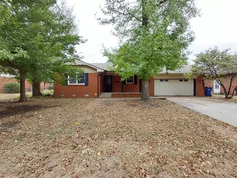 10224 Stoneham Ave, The Village, OK 73120