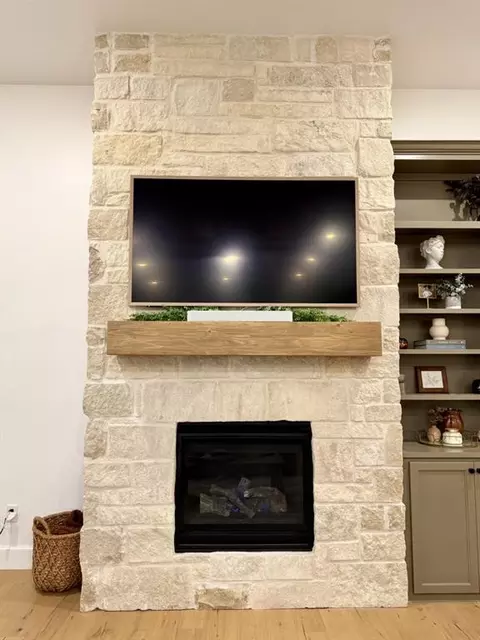Living - 416 Explorer Trl, Norman, OK 73069 photo 3 of 4