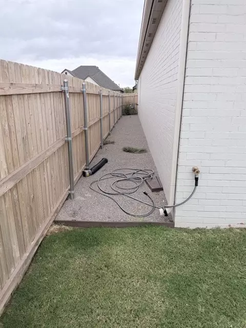 Exterior - 416 Explorer Trl, Norman, OK 73069 photo 6 of 8
