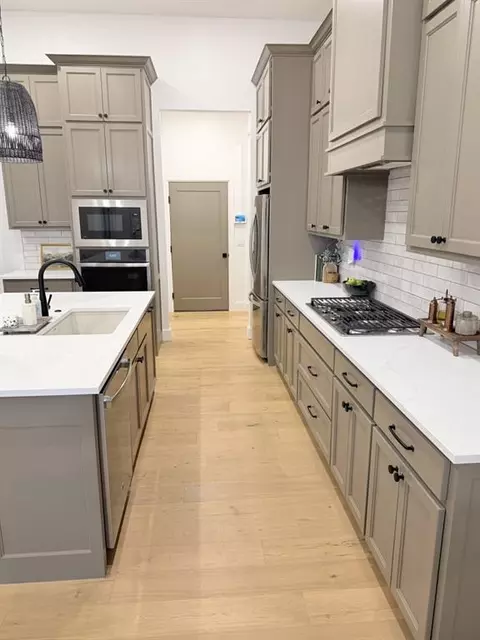 Kitchen - 416 Explorer Trl, Norman, OK 73069 photo 2 of 8