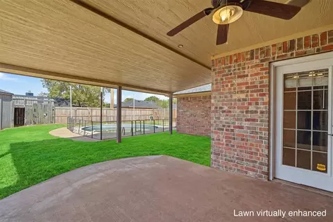 Exterior - 805 Candace Ln, Altus, OK 73521 photo 4 of 7