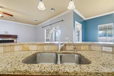 Kitchen - 805 Candace Ln, Altus, OK 73521 photo 3 of 4