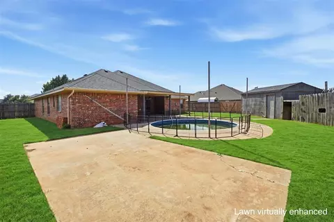 Exterior - 805 Candace Ln, Altus, OK 73521 photo 6 of 7