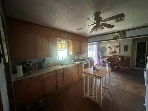 Kitchen - 18096 E 1170 Rd, Sayre, OK 73662 photo 1 of 1