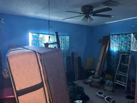 Bedroom - 18096 E 1170 Rd, Sayre, OK 73662 photo 3 of 3