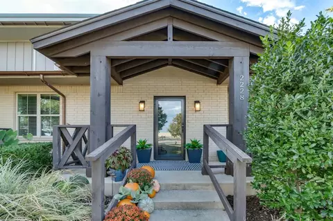2228 Vineyard Blvd, The Village, OK 73120