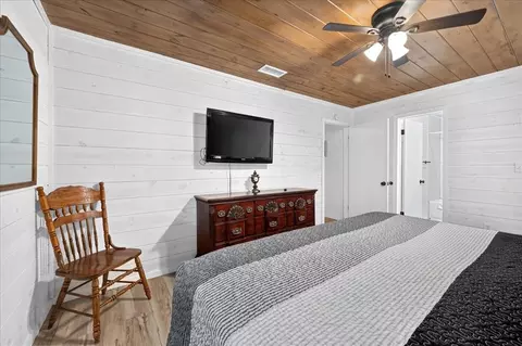 Bedroom - 178 Marlin Dr, Broken Bow, OK 74728 photo 4 of 4