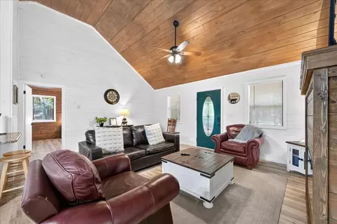 Living - 178 Marlin Dr, Broken Bow, OK 74728 photo 5 of 5