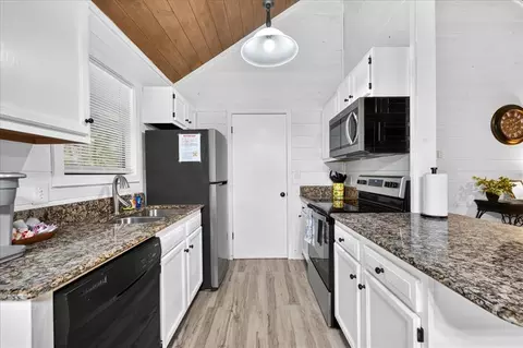 Kitchen - 178 Marlin Dr, Broken Bow, OK 74728 photo 1 of 7