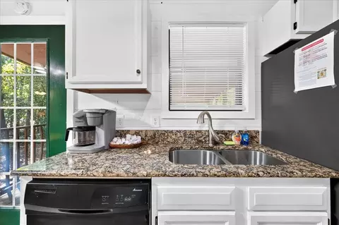 Kitchen - 178 Marlin Dr, Broken Bow, OK 74728 photo 2 of 7