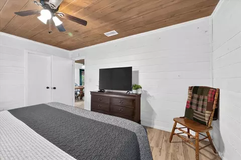 Bedroom - 178 Marlin Dr, Broken Bow, OK 74728 photo 2 of 4
