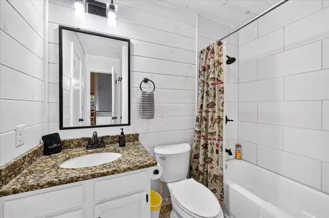 Bath - 178 Marlin Dr, Broken Bow, OK 74728 photo 1 of 4