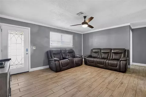 Living - Undisclosed, Moore, OK 73160 photo 2 of 2