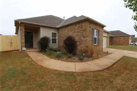 5913 SE 70th St, Oklahoma City, OK 73135