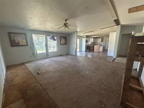 Living - 202 S Cedar Ave, Erick, OK 73645 photo 3 of 6