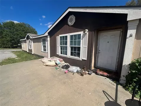Exterior - 202 S Cedar Ave, Erick, OK 73645 photo 2 of 4
