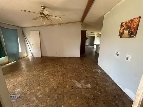 Living - 202 S Cedar Ave, Erick, OK 73645 photo 2 of 6
