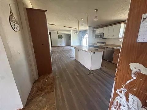 Entry Way - 202 S Cedar Ave, Erick, OK 73645 photo 1 of 1