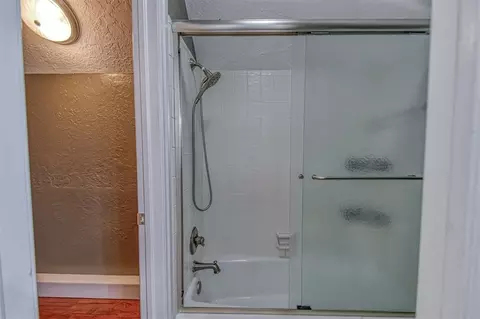 Bath - 4412 Brookfield Dr, Norman, OK 73072 photo 8 of 8