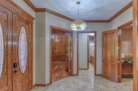 Entry Way - 4412 Brookfield Dr, Norman, OK 73072 photo 2 of 5
