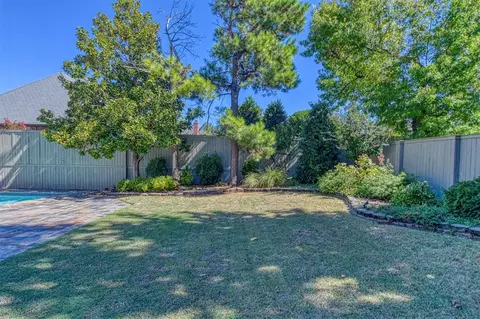 Exterior - 4412 Brookfield Dr, Norman, OK 73072 photo 5 of 7