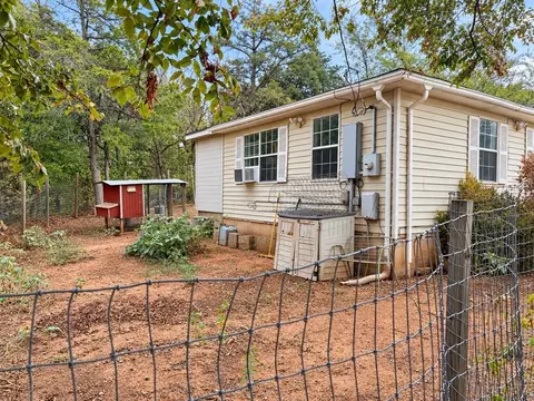 Exterior - 21605 Eighth St, Hinton, OK 73047 photo 5 of 10