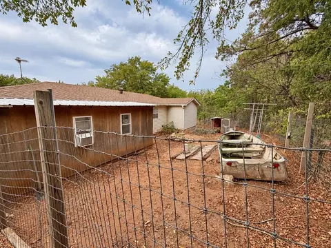 Exterior - 21605 Eighth St, Hinton, OK 73047 photo 6 of 10