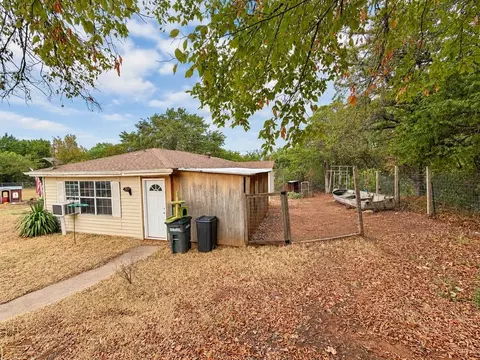 Exterior - 21605 Eighth St, Hinton, OK 73047 photo 4 of 10