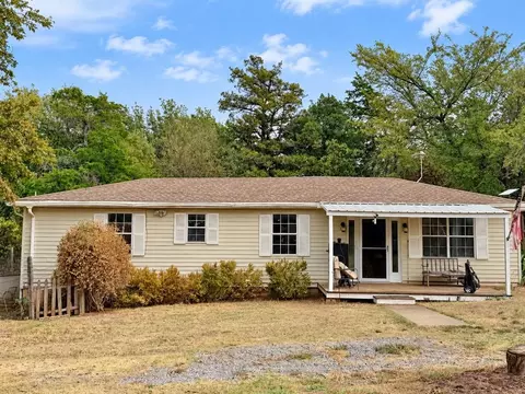 Exterior - 21605 Eighth St, Hinton, OK 73047 photo 2 of 10