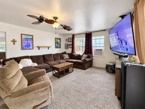Living - 21605 Eighth St, Hinton, OK 73047 photo 2 of 2