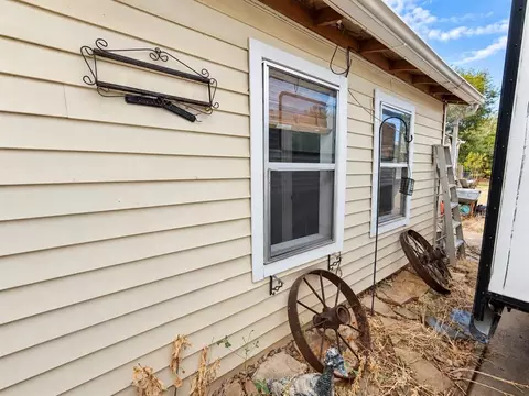Exterior - 21605 Eighth St, Hinton, OK 73047 photo 7 of 10