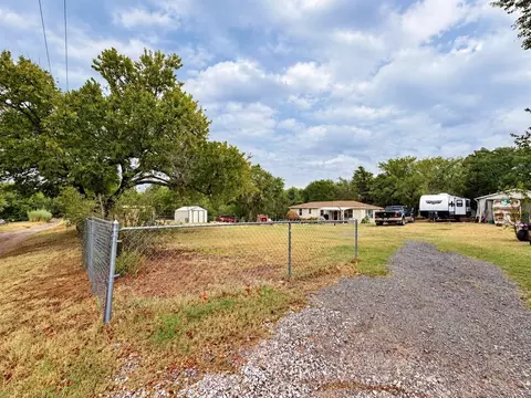 Exterior - 21605 Eighth St, Hinton, OK 73047 photo 10 of 10