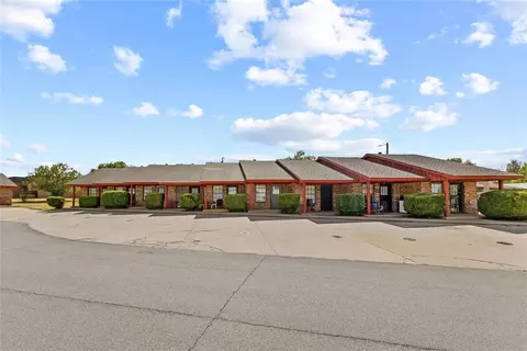 Other - 404 S 23rd St, Clinton, OK 73601 photo 1 of 4